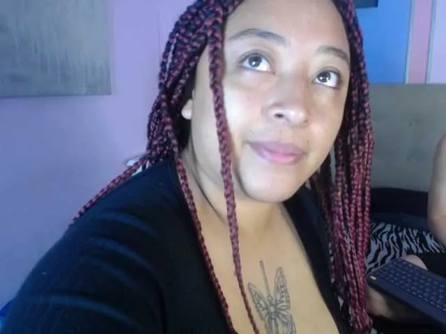 millemimi – webcam model profile photo Image 12