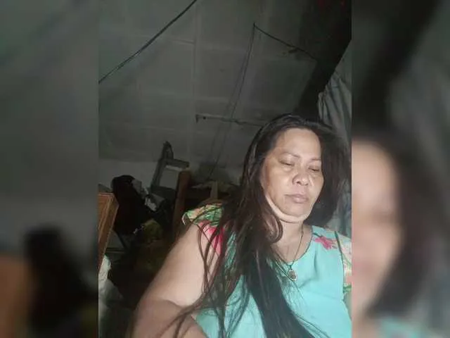 Anallovess – webcam model profile photo Image 3