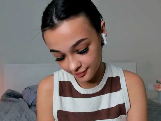 cute_fox_girl – webcam model profile photo Image 9