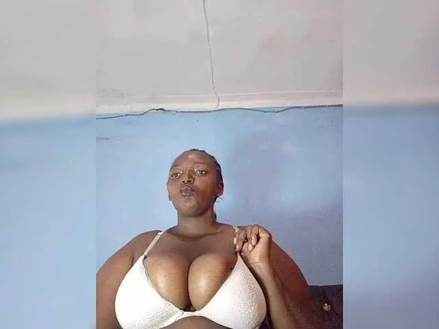 Nestyzz – webcam model profile photo Image 4