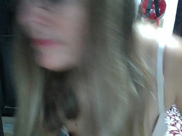 WhoreRobot – webcam model profile photo Image 12