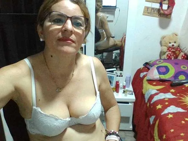 WhoreRobot – webcam model profile photo Image 17