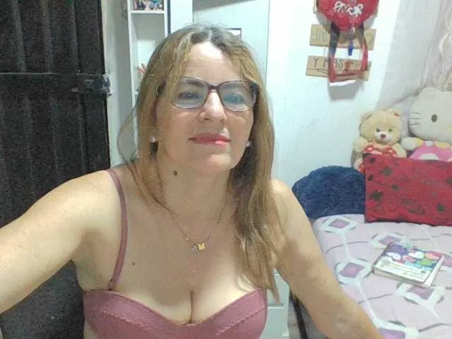WhoreRobot – webcam model profile photo Image 18