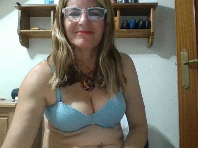WhoreRobot – webcam model profile photo Image 2