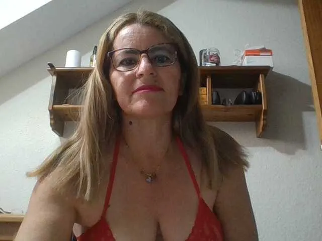 WhoreRobot – webcam model profile photo Image 4