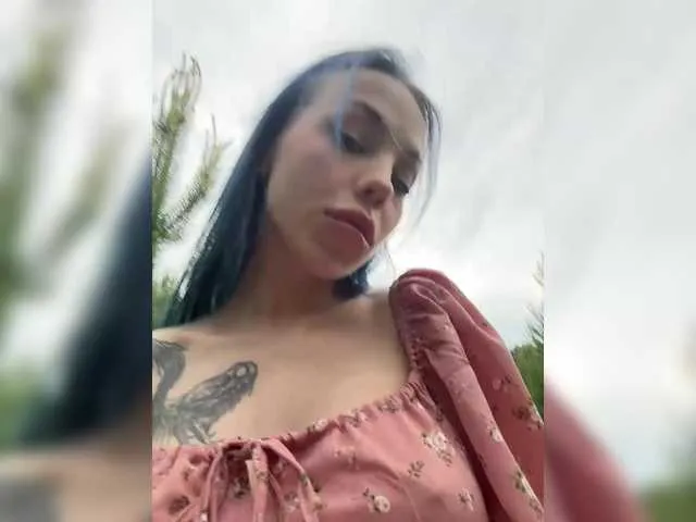 mayadashaaa – webcam model profile photo Image 2