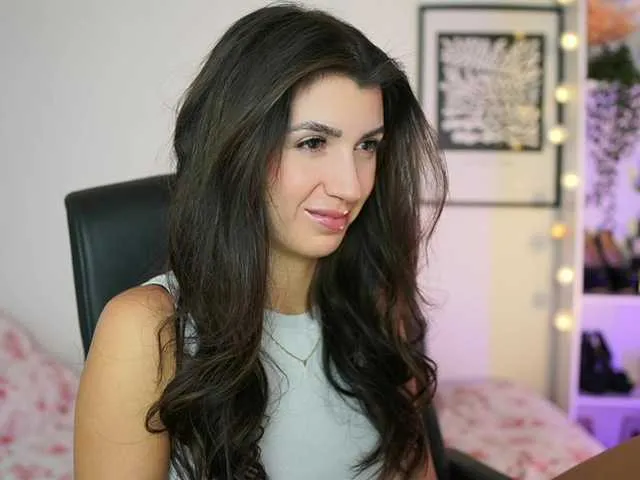 shayna_cute – webcam model profile photo Image 2