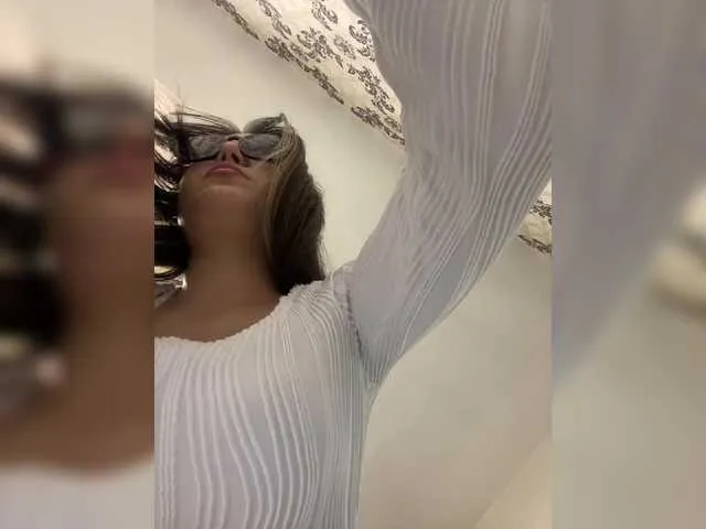 JULIE21 Image 13