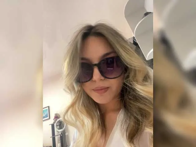 JULIE21 Image 17