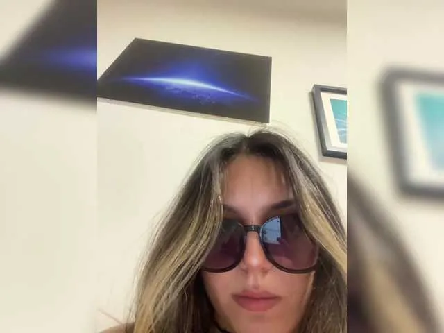 JULIE21 Image 3