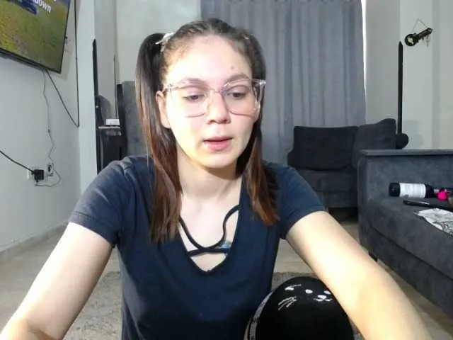 Mediumsomnambula – webcam model profile photo Image 2