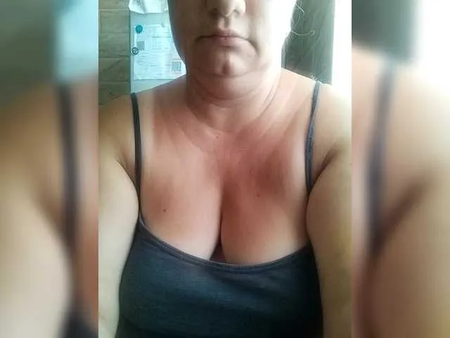 glossybabe_ – webcam model profile photo Image 2