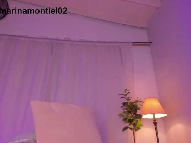 yummylaylax – webcam model profile photo Image 10