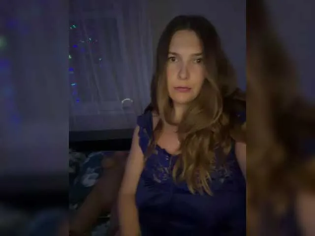 kikiolovely – webcam model profile photo Image 8
