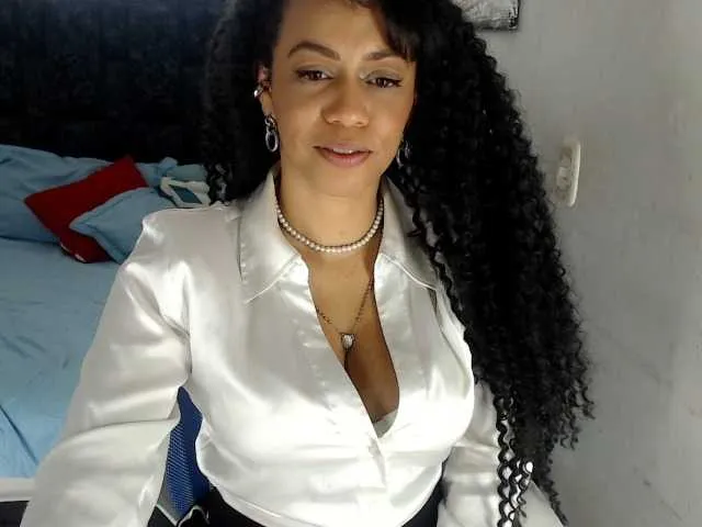blondefoxsilverfox – webcam model profile photo Image 15