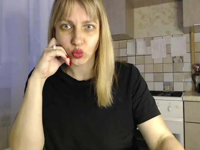 glossybabe_ – webcam model profile photo Image 7
