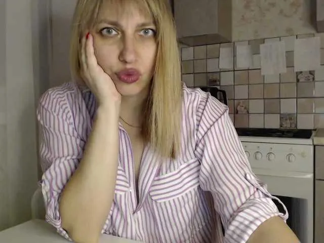 glossybabe_ – webcam model profile photo Image 8