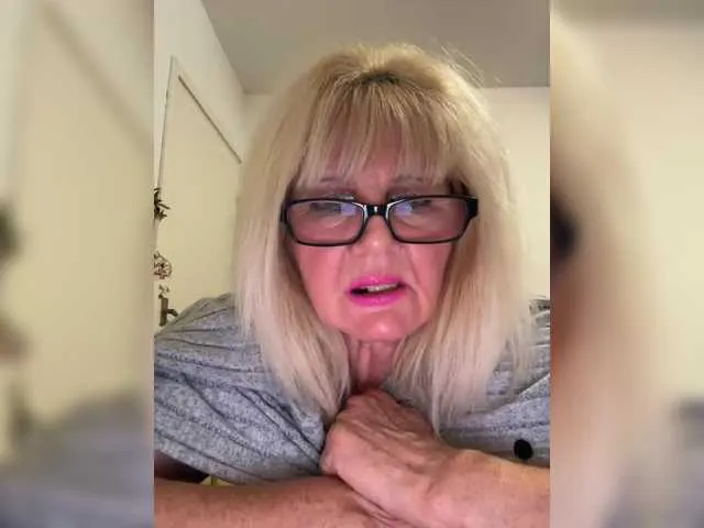 blooming_soul – webcam model profile photo Image 4