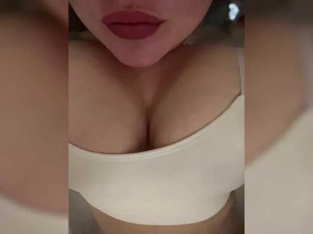 bunnydollstella – webcam model profile photo Image 2