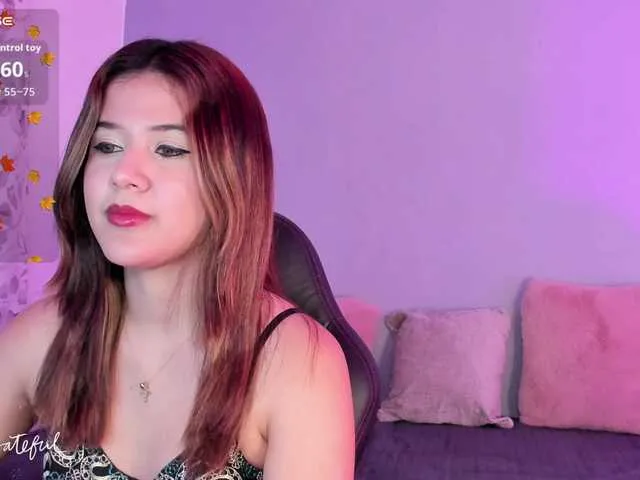 Almondmilka – webcam model profile photo Image 19