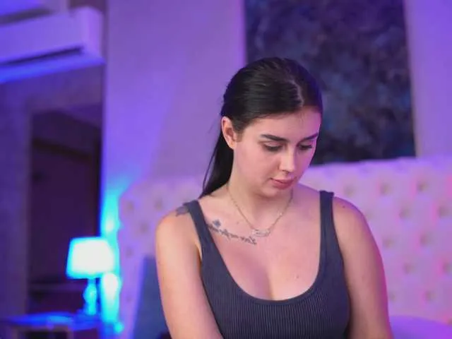 molochnaya000 – webcam model profile photo Image 17