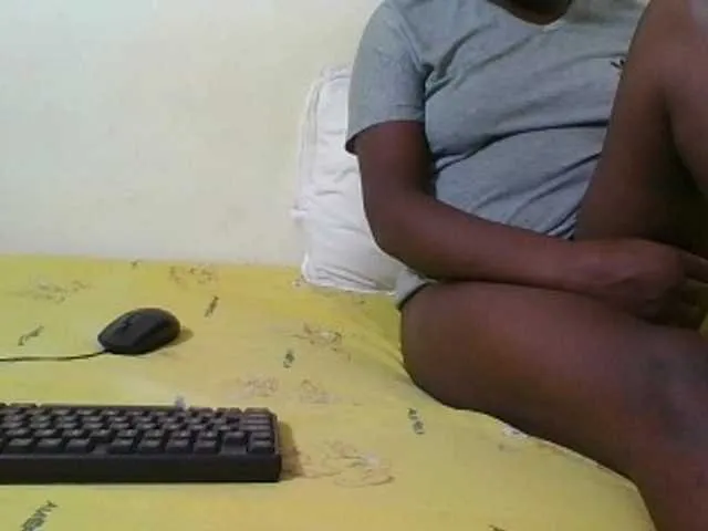 april_ebony18_ – webcam model profile photo Image 2