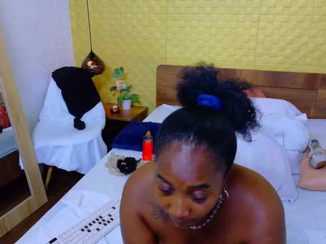 glossybabe_ – webcam model profile photo Image 9
