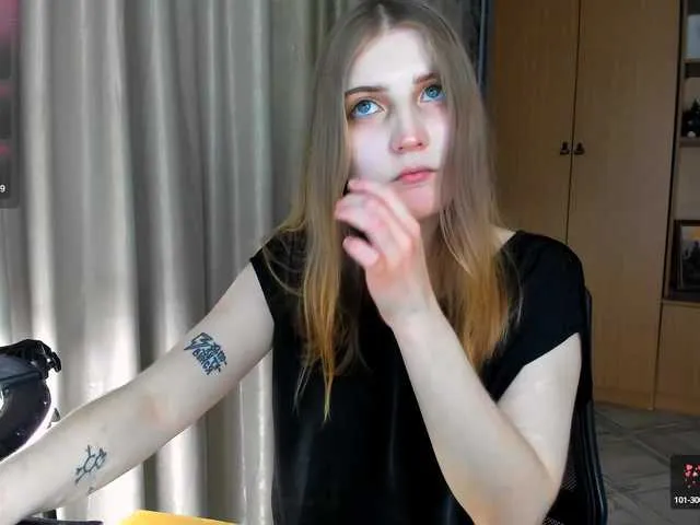 Likachkaa – webcam model profile photo Image 12