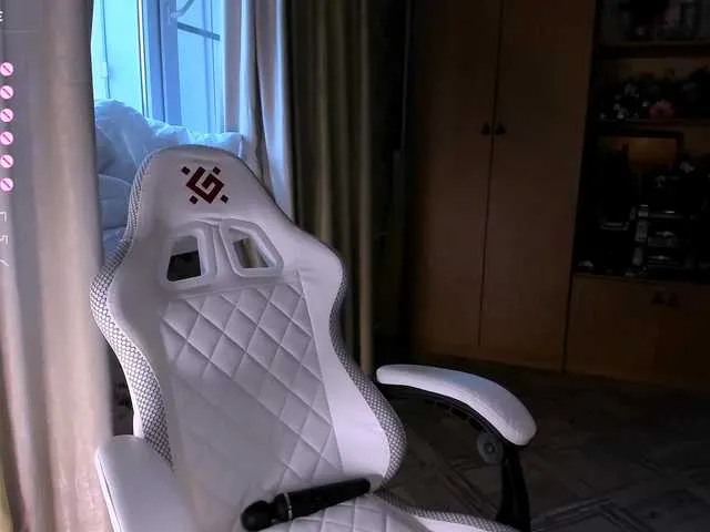 Likachkaa – webcam model profile photo Image 19