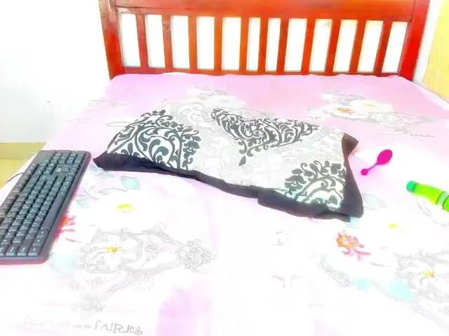 h0n3yb333 – webcam model profile photo Image 12