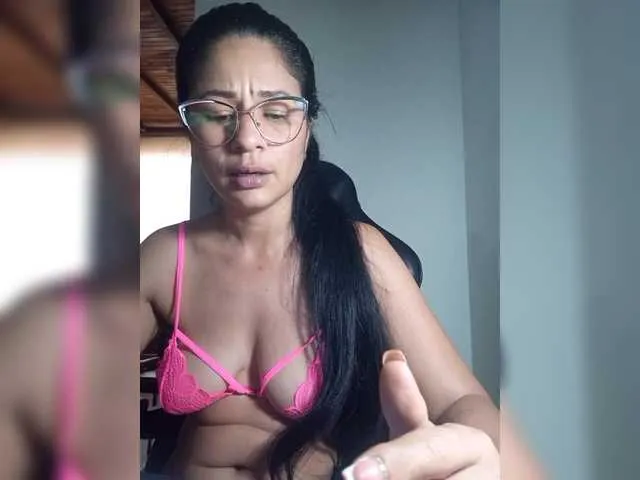 xlunami – webcam model profile photo Image 10