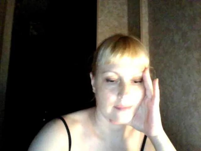 SvParochka – webcam model profile photo Image 3