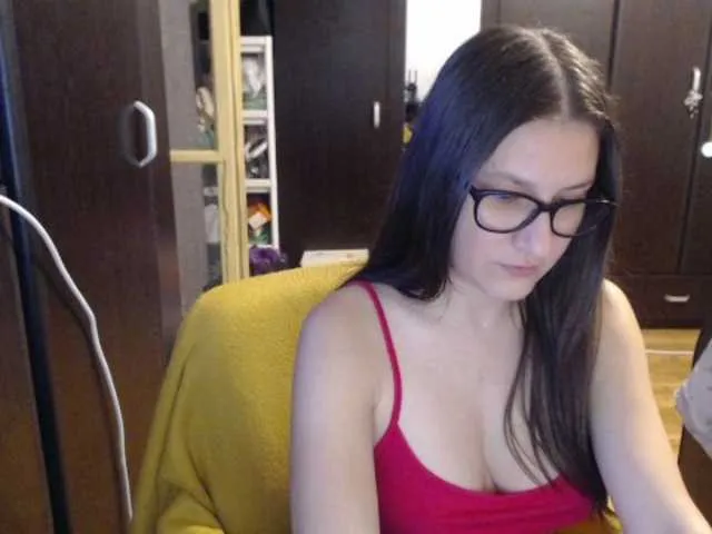 heymartina – webcam model profile photo Image 9