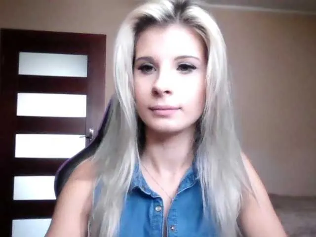 Alexxpussy – webcam model profile photo Image 2