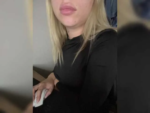 roselyn_rose – webcam model profile photo Image 6