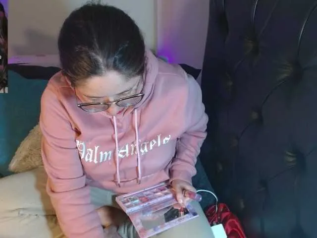 Sun-Moon – webcam model profile photo Image 19