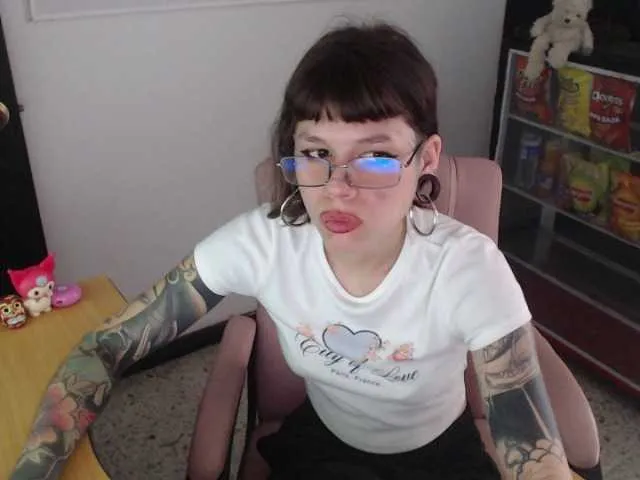 ELENA-XXX free chat on liveonude Image 3