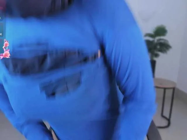 naomi_diamond_ – webcam model profile photo Image 3