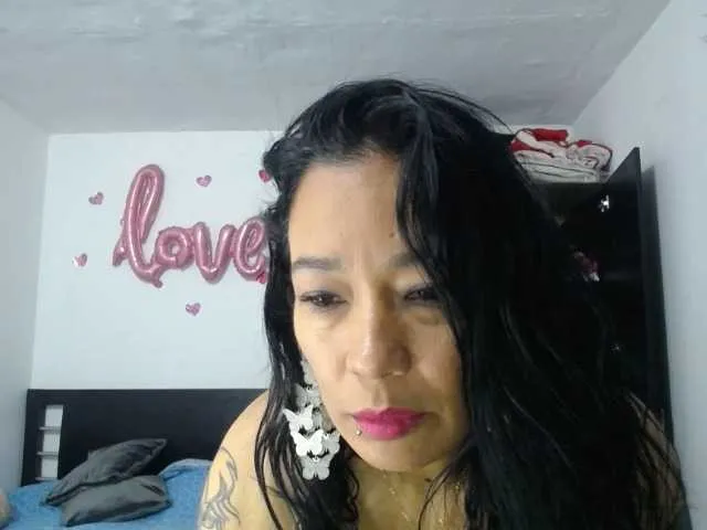 Ellidi – webcam model profile photo Image 6