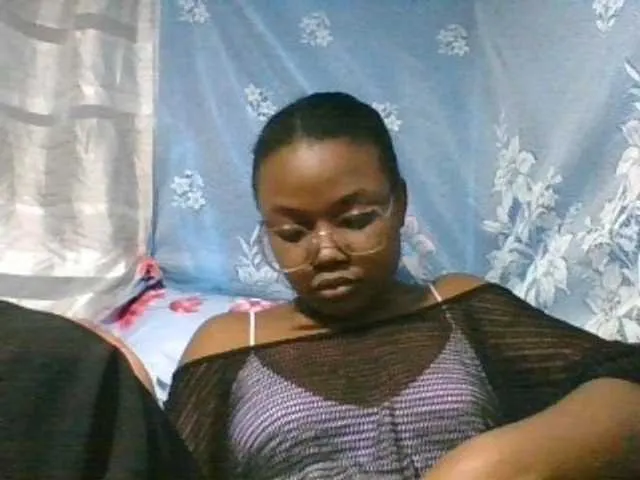 krissone – webcam model profile photo Image 14
