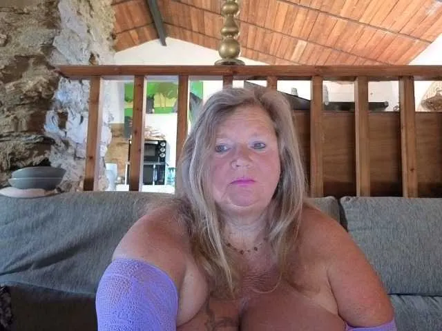 shelleymorell – webcam model profile photo Image 19