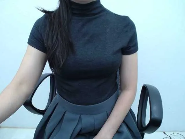 Ellidi – webcam model profile photo Image 14