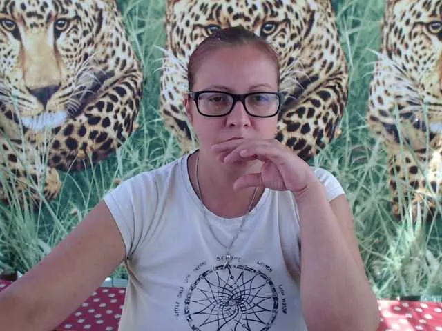 EditaMilf – webcam model profile photo Image 6