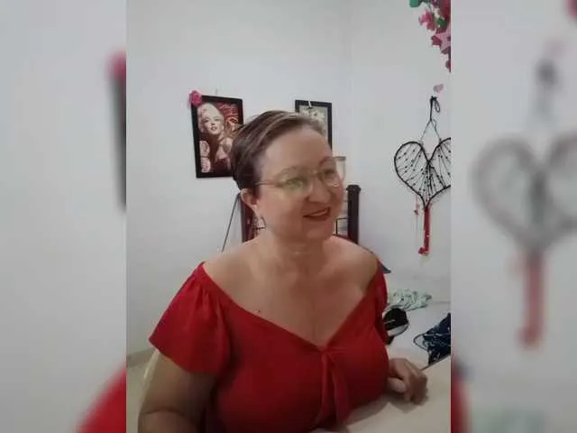 LADYQUEEN520 – webcam model profile photo