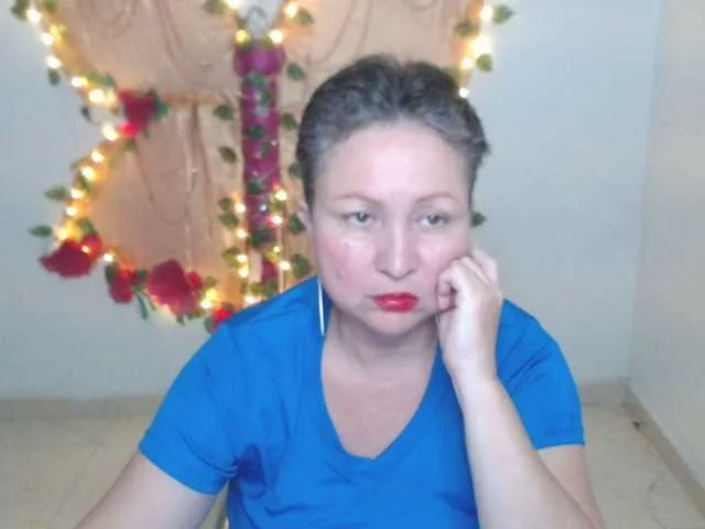 MinniMia – webcam model profile photo Image 12