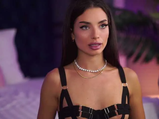 annie_f0x – webcam model profile photo Image 17