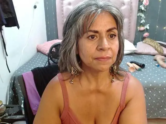yourfavorite_bigclit – webcam model profile photo Image 7