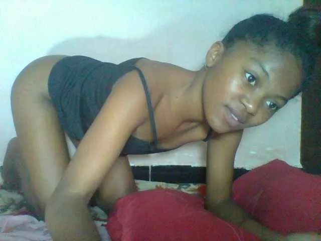 onlygia – webcam model profile photo Image 16