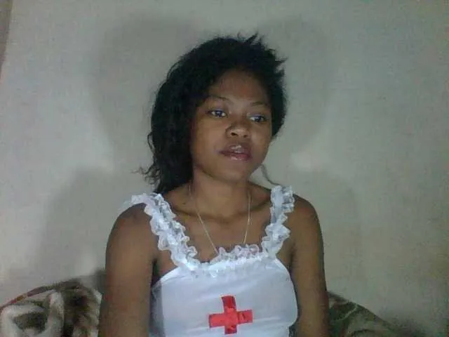 onlygia – webcam model profile photo Image 2