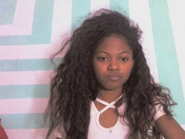 onlygia – webcam model profile photo Image 9